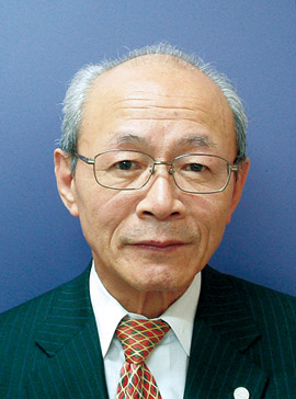 写真：センター長　吉岡尚文